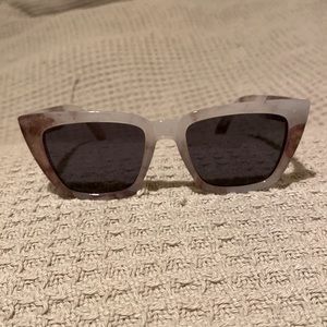 White Marble Frame Dark lense sunglasses 😎